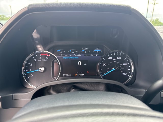 Used 2022 Ford F450 Platinum w/ FX4 Off-Road Package AWD/4WD image 15