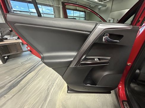 Used 2016 Toyota RAV4 SE image 47