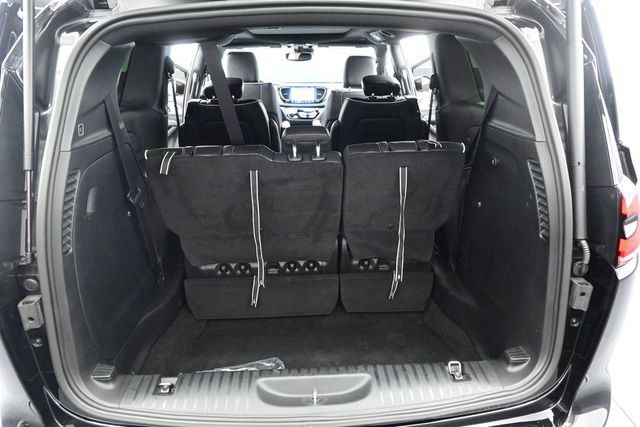 Used 2026 Chrysler Pacifica Limited FWD image 14
