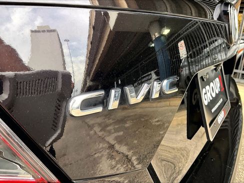 Used 2017 Honda Civic EX image 9