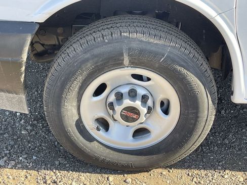 New 2025 GMC Savana 2500 Extended w/ Driver Convenience Package image 32