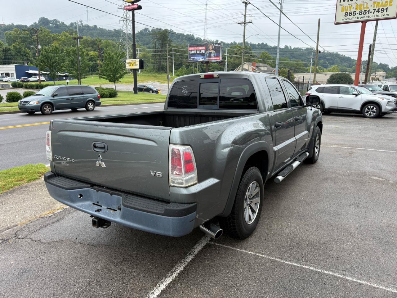 Used 2006 Mitsubishi Raider DuroCross RWD image 39