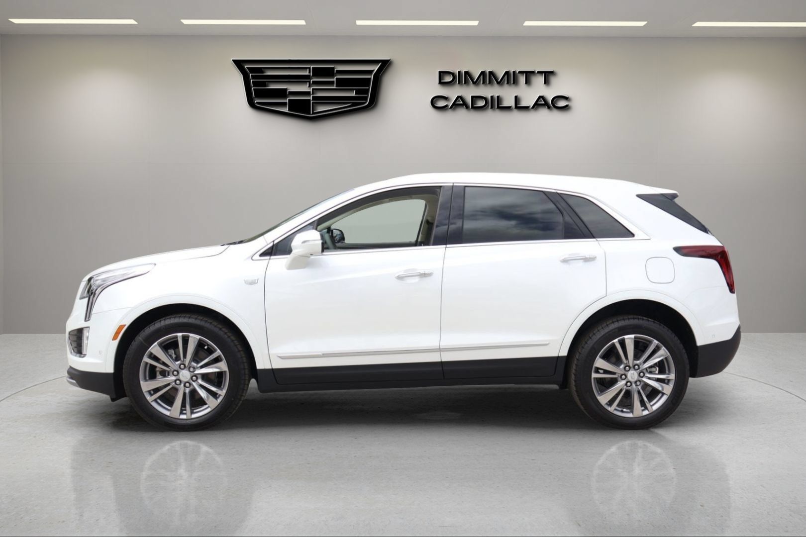 New 2026 Cadillac XT5 Premium Luxury w/ Driver Assist Package FWD image 8