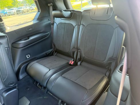 New 2025 Jeep Grand Cherokee L Laredo image 15