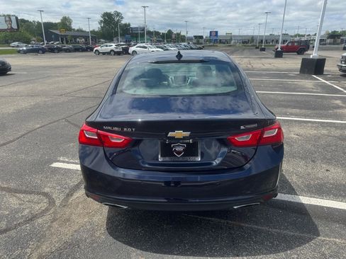 Used 2018 Chevrolet Malibu Premier w/ Premier Sun and Wheel Package FWD image 9