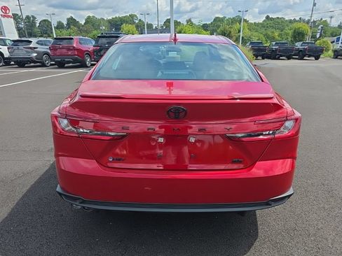 Used 2025 Toyota Camry SE FWD image 5