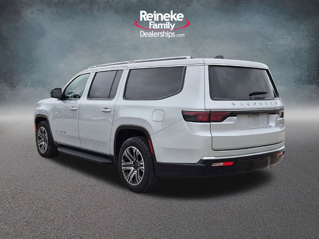 Used 2024 Jeep Wagoneer L Series II w/ Flexible Seating Group AWD/4WD image 8