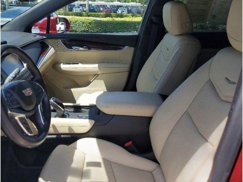 Used 2019 Cadillac XT5 Luxury image 22