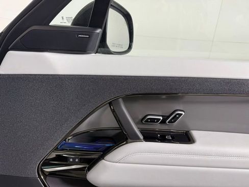 New 2026 Land Rover Range Rover Sport SE image 17