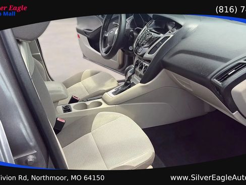 Used 2012 Ford Focus SE FWD image 12
