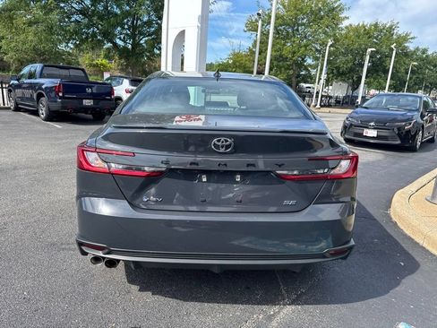 Used 2025 Toyota Camry SE FWD image 4