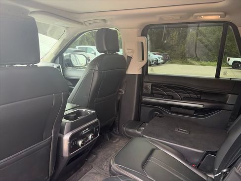 Used 2018 Ford Expedition Max Platinum AWD/4WD image 10