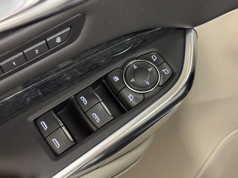 Used 2023 Cadillac XT4 Premium Luxury AWD/4WD image 13