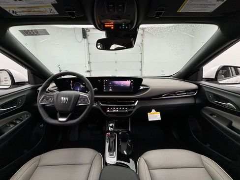 New 2026 Buick Envista Avenir image 2