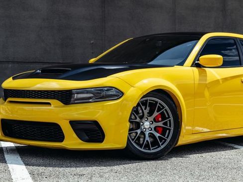 Used 2018 Dodge Charger SRT w/ Technology Group RWD image 37