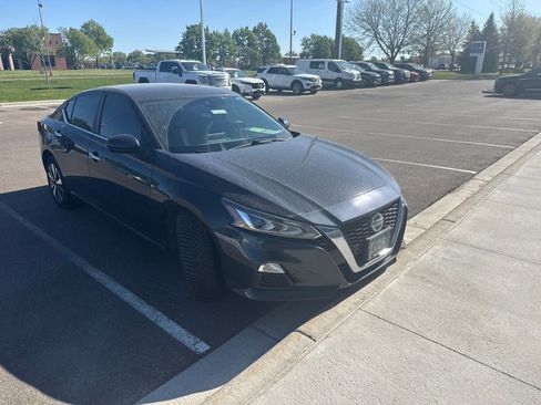 Used 2021 Nissan Altima 2.5 SV AWD/4WD image 3