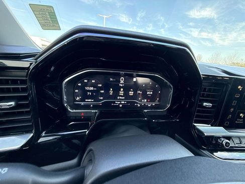 Used 2022 GMC Sierra 1500 Elevation w/ Elevation Premium Package image 18