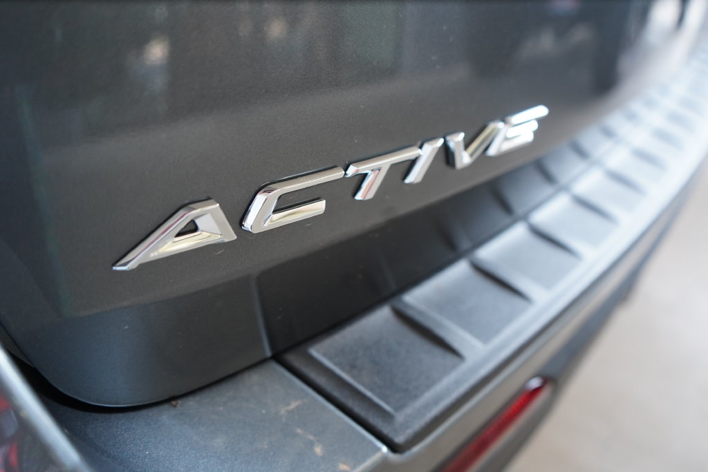 New 2026 Ford Explorer Active RWD image 8