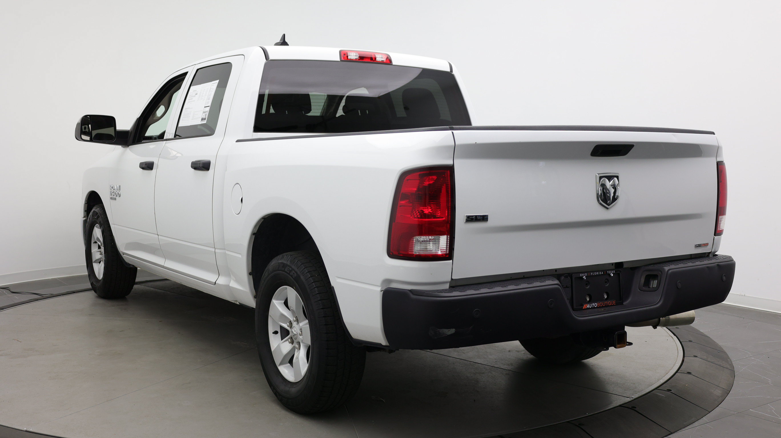 Used 2022 RAM 1500 Classic SLT w/ Trailer & Traction Group RWD image 5