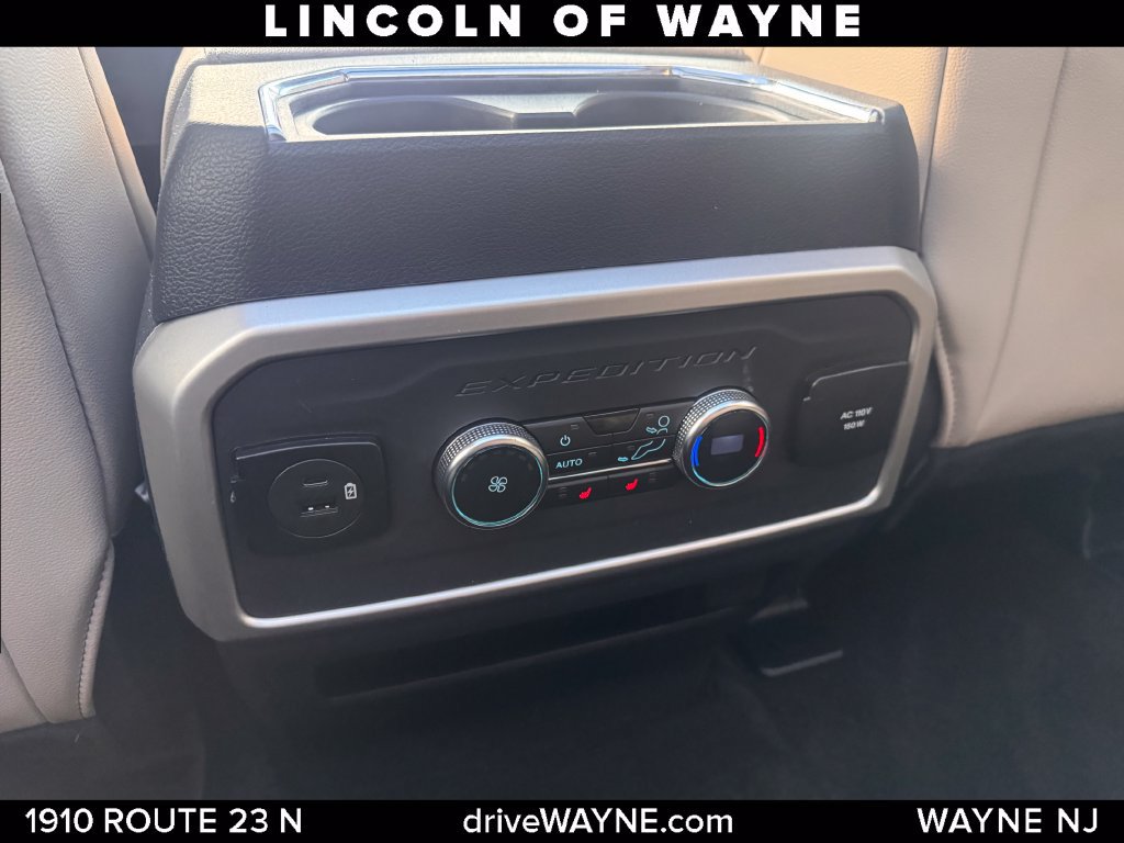 Used 2023 Ford Expedition Limited AWD/4WD image 23