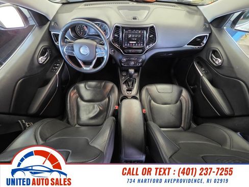 Used 2019 Jeep Cherokee Limited AWD/4WD image 16
