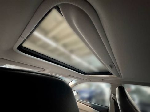 Used 2017 Toyota Camry XLE FWD image 17