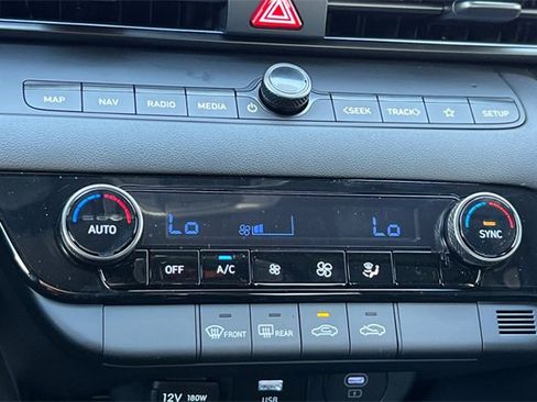 New 2025 Hyundai Elantra SEL image 20