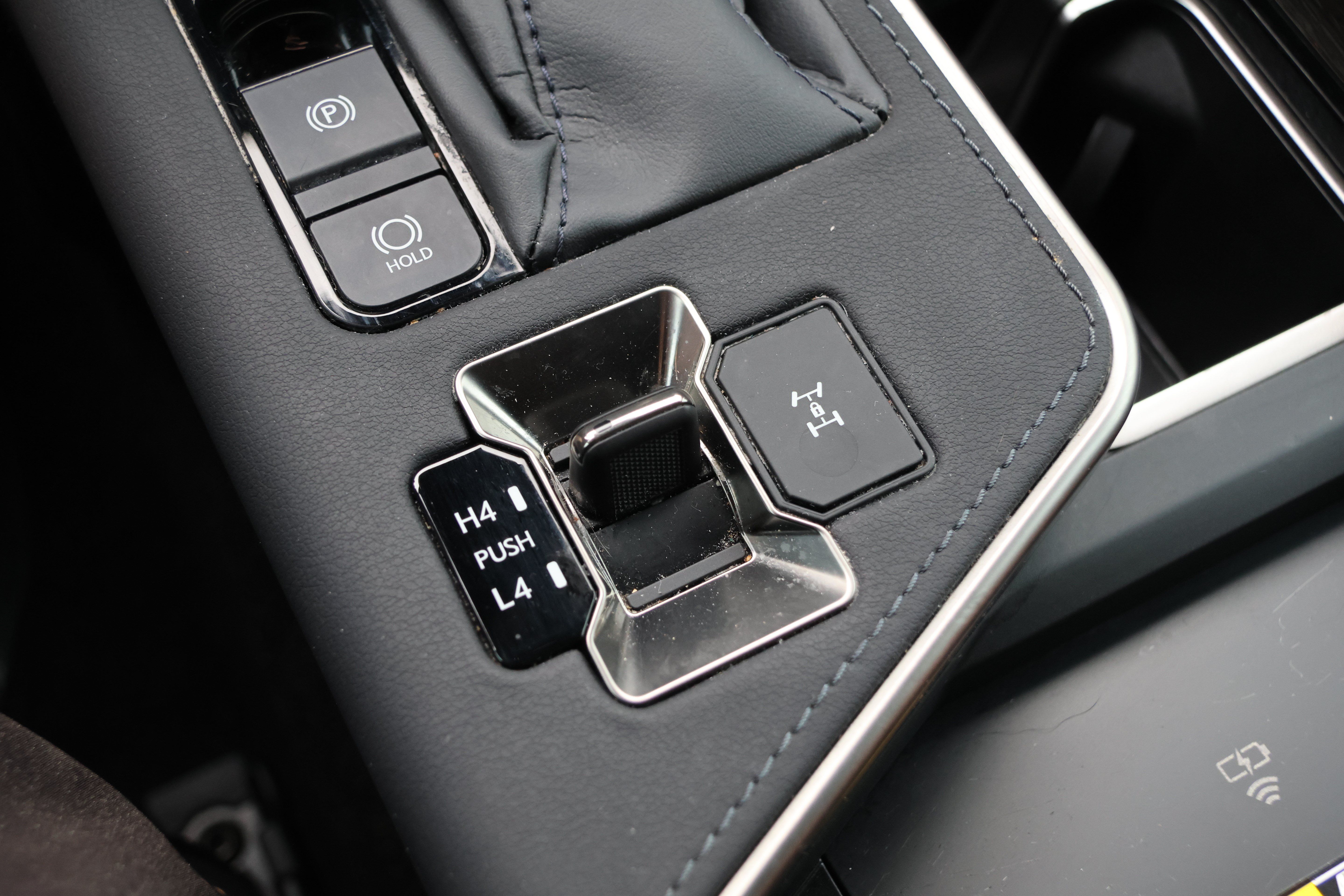 Used 2025 Lexus GX 550 w/ Accessory Package (Z1) AWD/4WD image 28