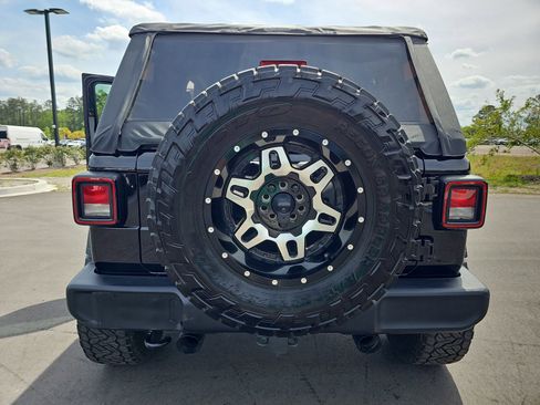 Used 2020 Jeep Wrangler Sport image 12