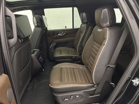 Used 2025 GMC Yukon Denali Ultimate AWD/4WD image 70