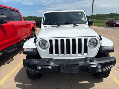 Used 2020 Jeep Wrangler Unlimited Sahara AWD/4WD image 6
