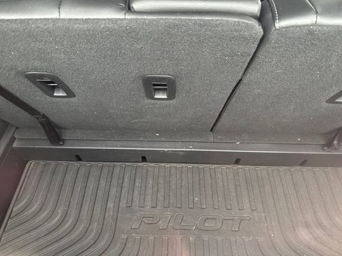 Used 2017 Honda Pilot Touring image 13