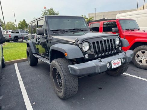 Used 2017 Jeep Wrangler Unlimited Sport w/ Connectivity Group AWD/4WD image 3