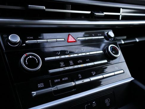 Used 2024 Hyundai Santa Fe SE image 38