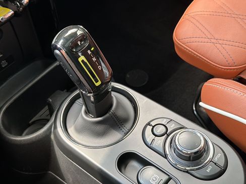Used 2024 MINI Cooper SE FWD image 16