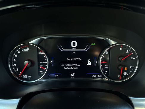 Used 2023 Chevrolet Traverse Premier AWD/4WD image 17