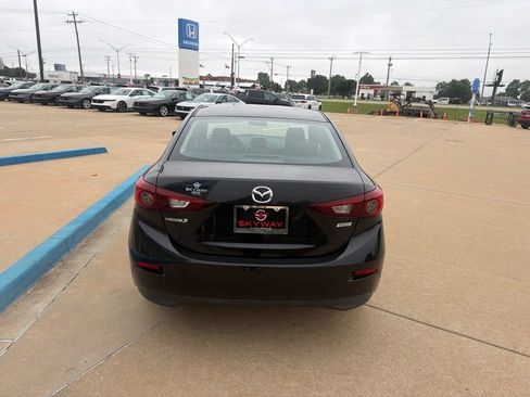 Used 2016 MAZDA MAZDA3 i Sport FWD image 8