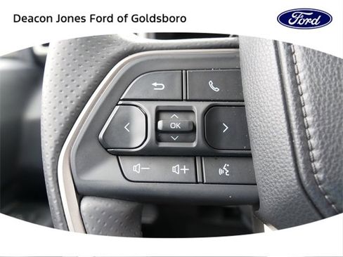 Used 2025 Toyota 4Runner SR5 image 18