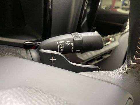 Used 2025 Toyota Camry SE image 33