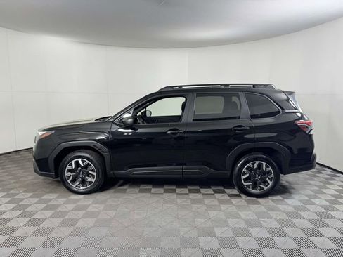 Certified 2025 Subaru Forester Premium AWD/4WD image 11