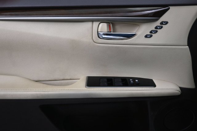 Used 2017 Lexus ES 350 w/ Premium Package FWD image 25