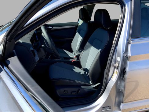 New 2026 Volkswagen Jetta SE FWD image 9