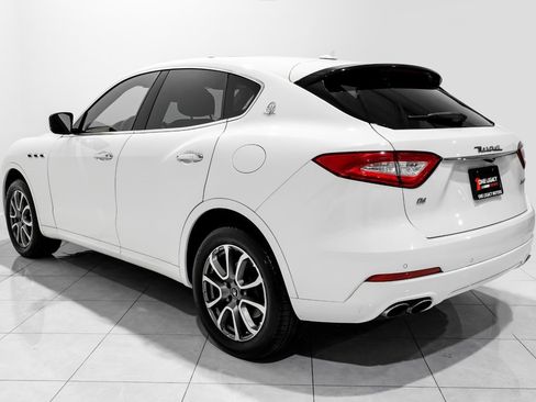 Used 2020 Maserati Levante image 10