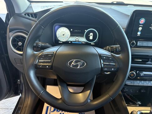 Used 2022 Hyundai Kona Limited FWD image 11