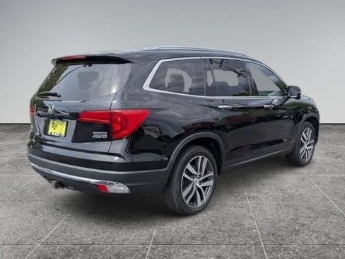 Used 2018 Honda Pilot Touring image 5