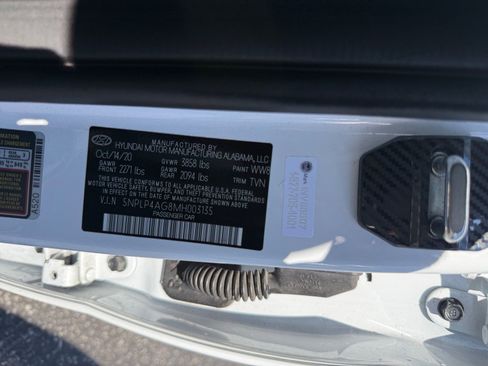 Used 2021 Hyundai Elantra Limited FWD image 23