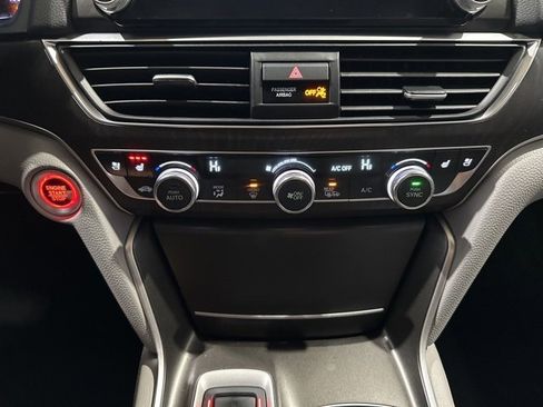 Used 2018 Honda Accord Touring image 22