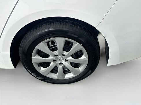 Used 2025 Toyota Corolla LE image 11