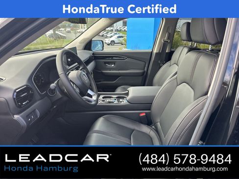 Used 2025 Honda Pilot Touring image 9