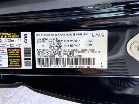 Used 2024 Toyota Tacoma TRD Off-Road w/ TRD Off Road Upgrade Package image 31